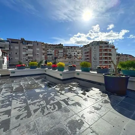 Luxury Penthouse With Veranda *