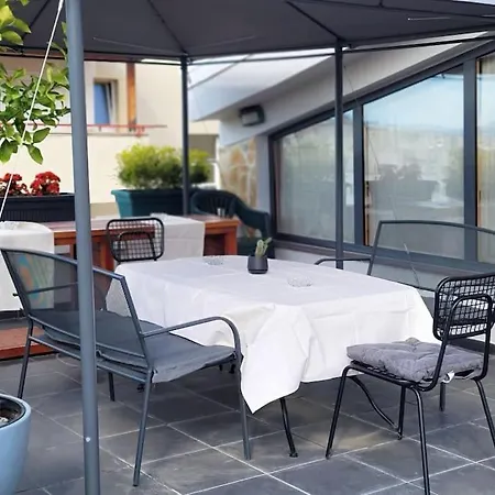 Luxury Penthouse With Veranda Apartment *